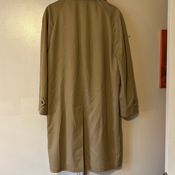 Vintage Noveline Tan Trenchcoat - Picture 3 of 5